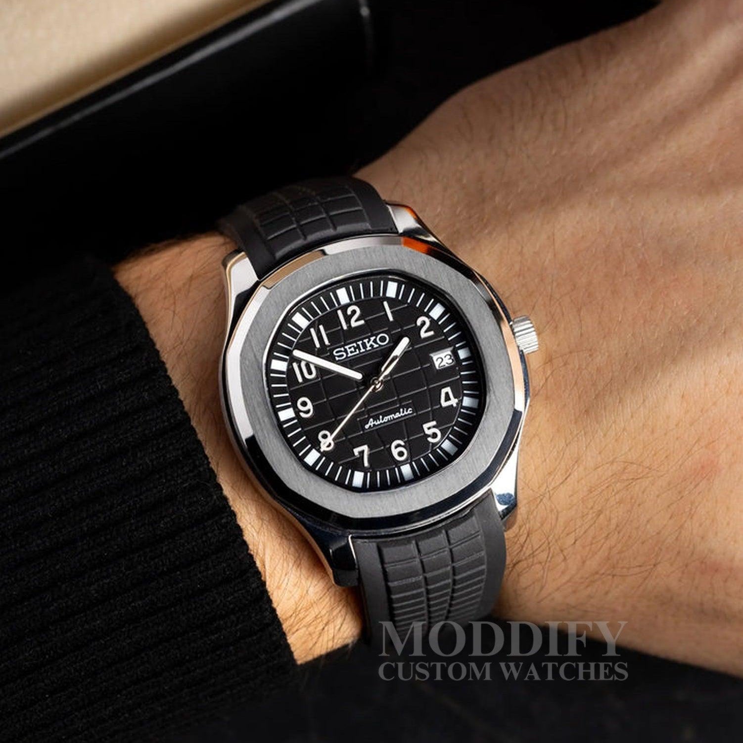 Aquanaut Black