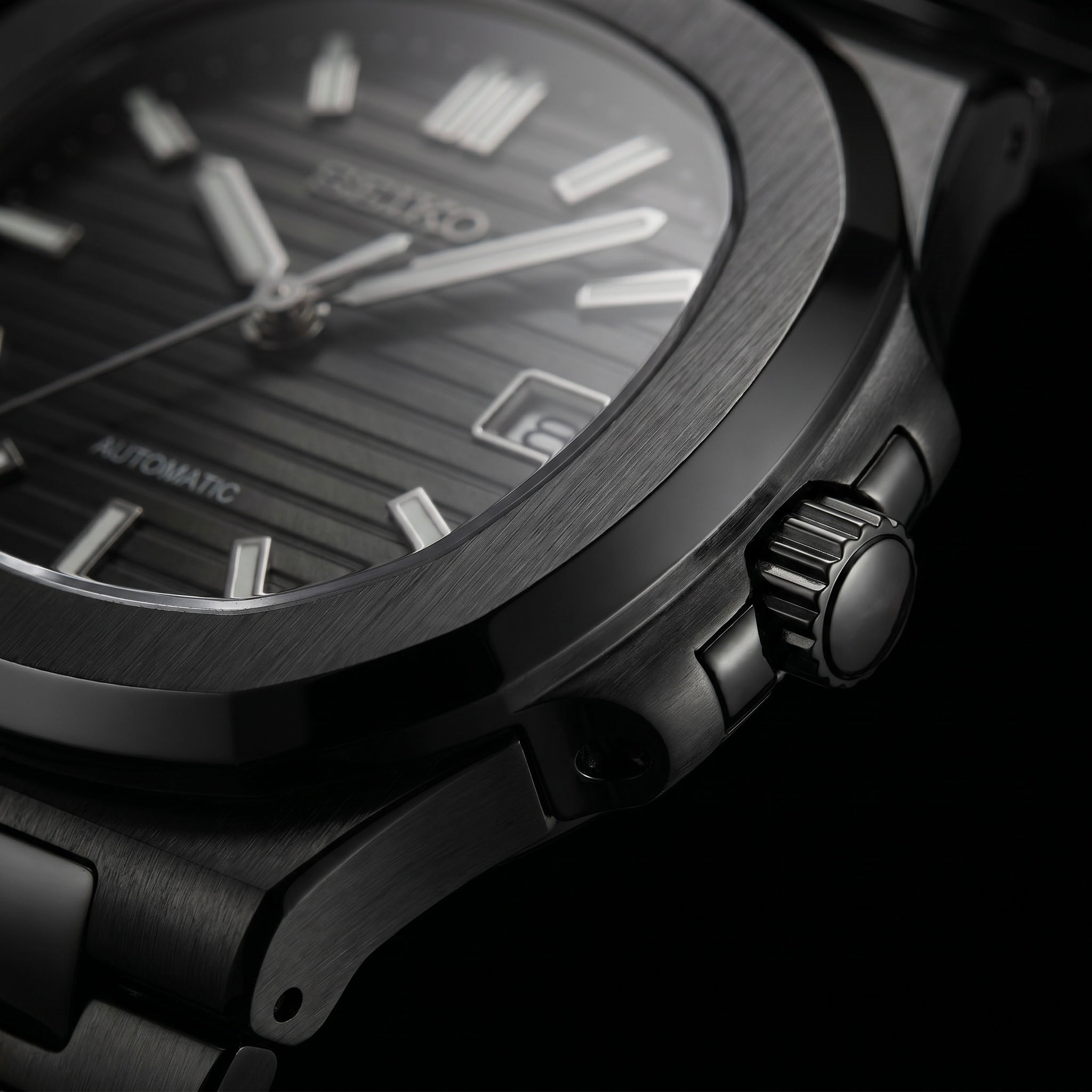 Nautilus Triple Black