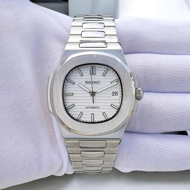 Nautilus White