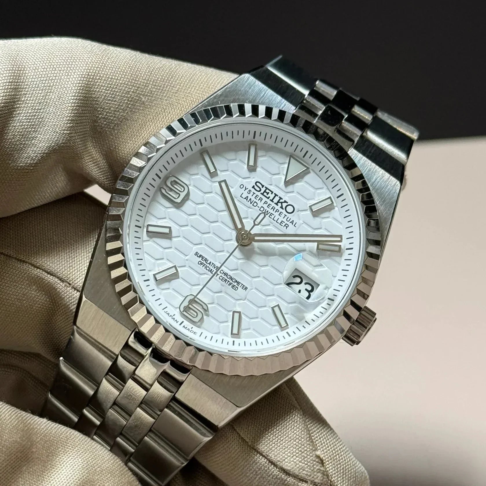 Land-Dweller White