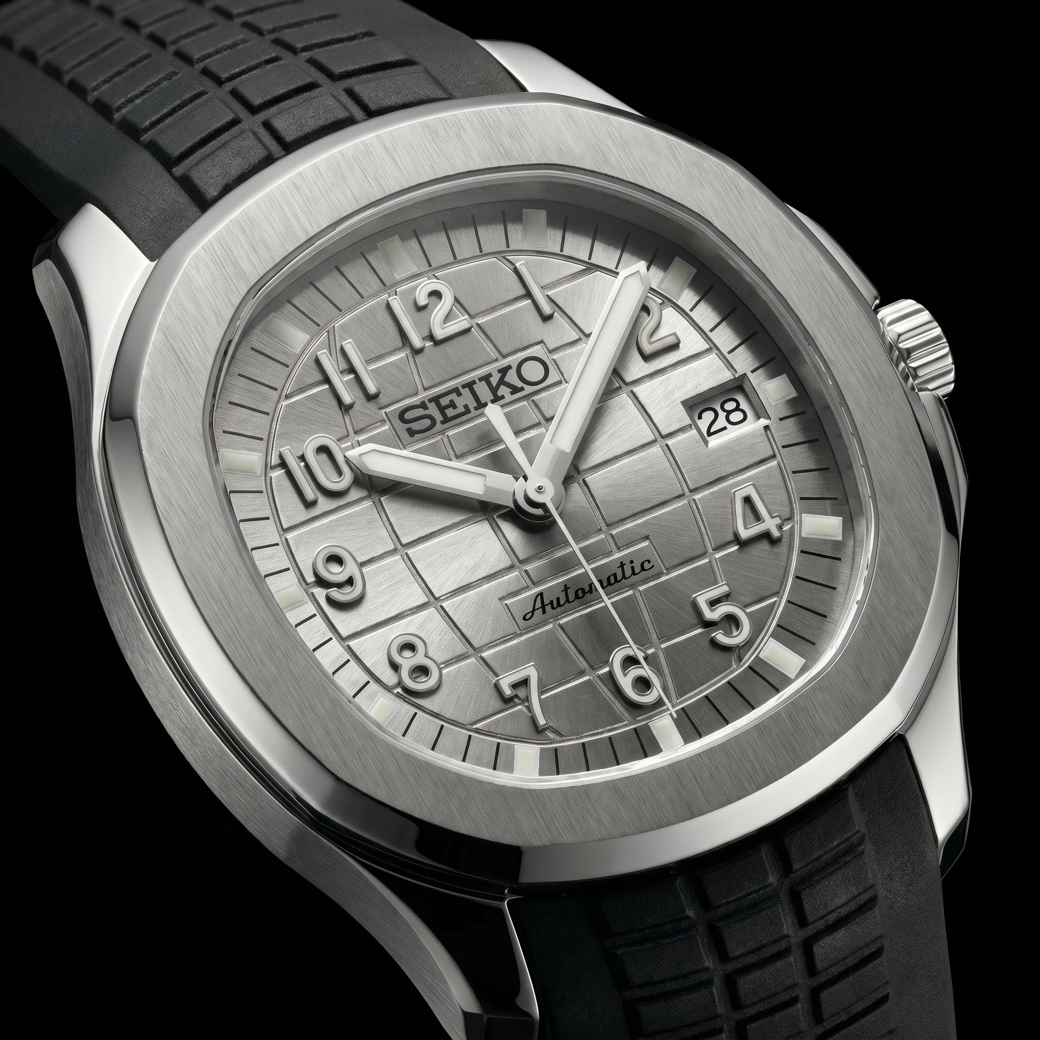 Aquanaut Black & Silver