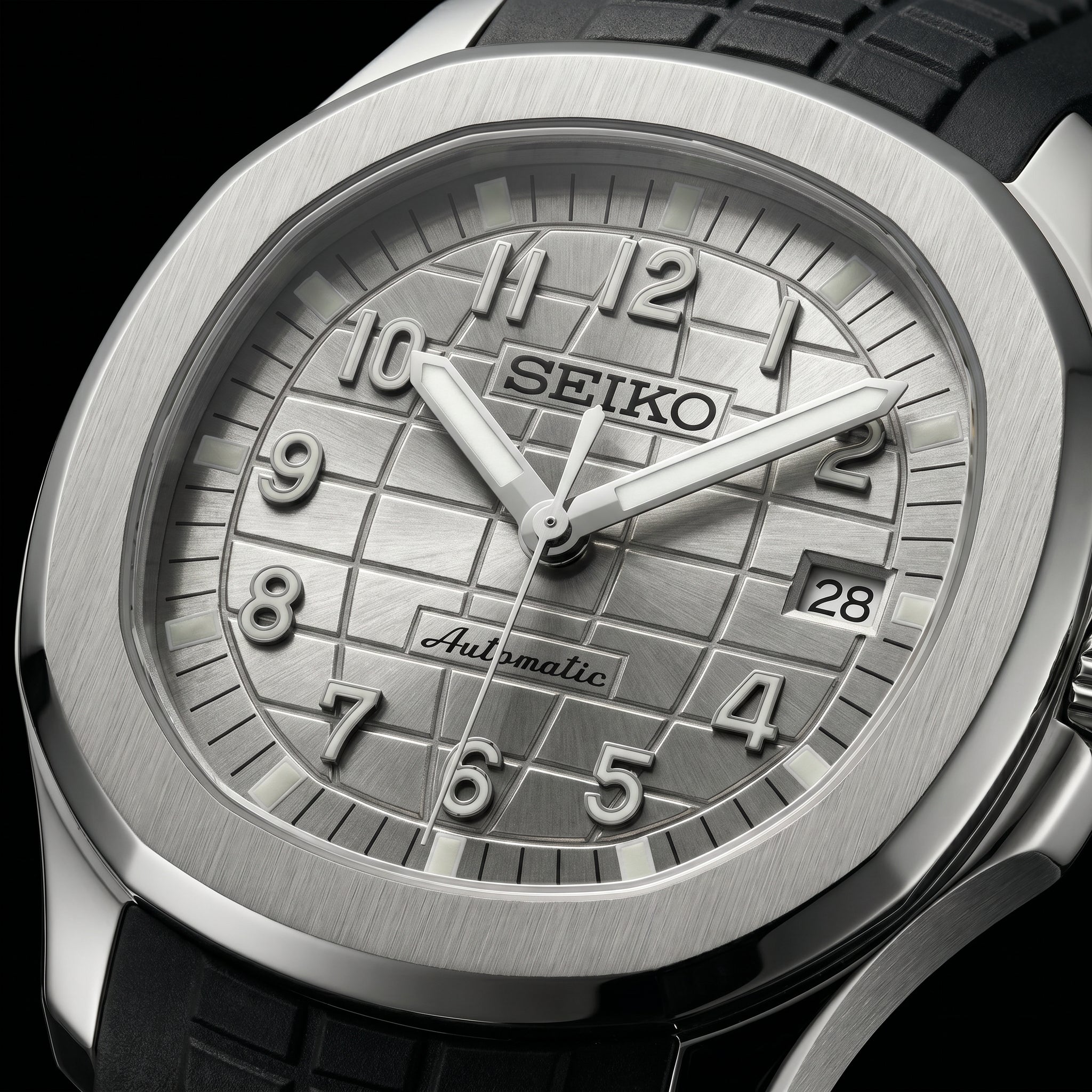 Aquanaut Black & Silver