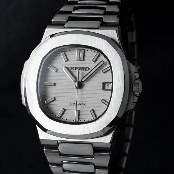 Nautilus White